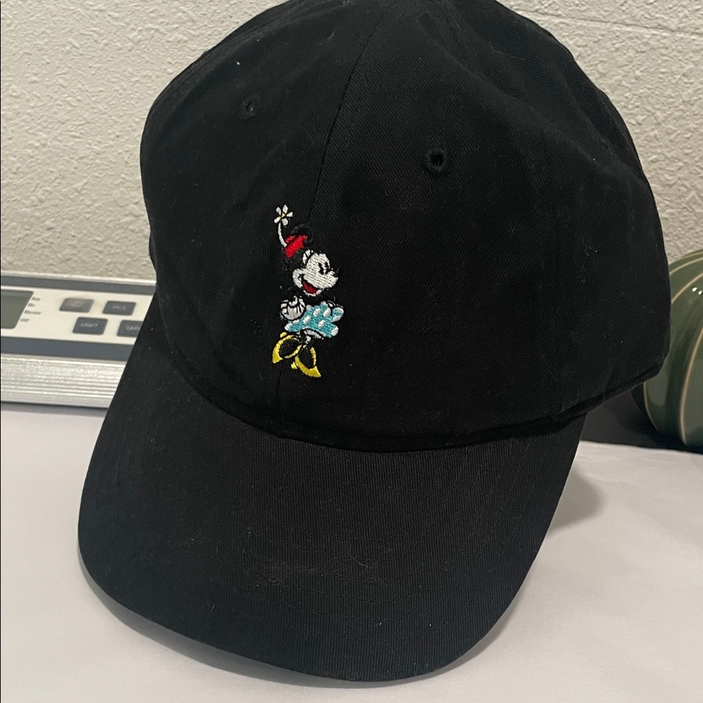 Disney Minnie Black Cap New